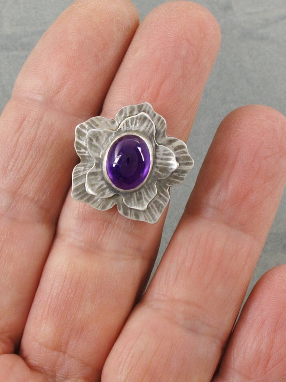 Sterling Silver 925 and Amethyst Flower Petal Ring, Size 6, One-of-a-kind - Picture 3 of 4